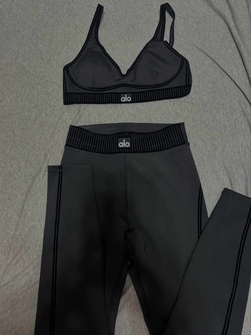 ALO Yoga Black Seamless Sports Bra and High-Waist Leggings Set